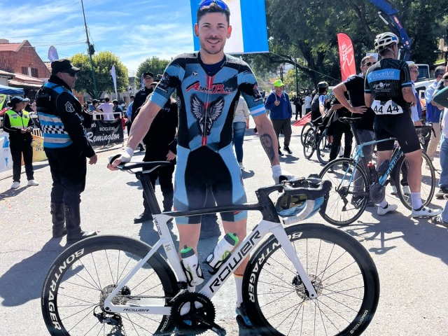 Cedeir gan� la Cl�sica 1� de Mayo con el equipo Aspen Bici